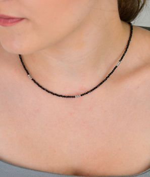 Naszyjnik damski stalowy z naturalnymi kamieniami turmalinu, długość 40 + 5 cm, zapięcie na karabińczyk. Stylowa i trwała biżuteria na każdą okazję (3).JPG