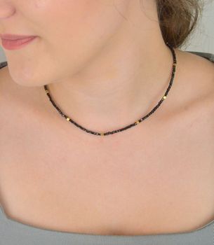 Naszyjnik damski stalowy z kamieniami naturalnymi spinelu, długość 40 + 5 cm, zapięcie na karabińczyk. Elegancka i trwała biżuteria dla kobiet (2).JPG
