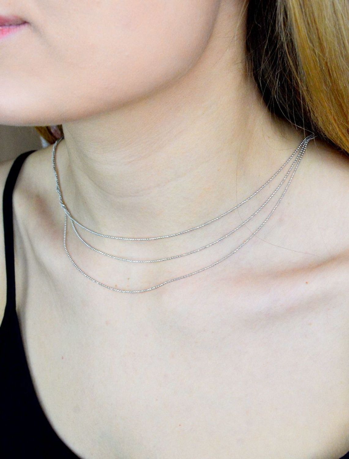 Srebrny naszyjnik z kuleczek potrójny DIA-NSZ-APARTI22-925. Doskonały pomysł na prezent dla każdej kobiety. Oryginalna, prosta biżuteria. Srebrny łańcuszek składający się z delikatnych kuleczek.jpg