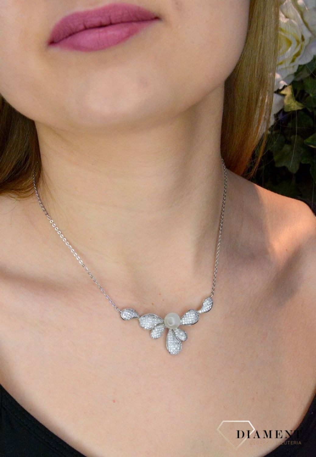 Kolia ozdobna zawieszka kocie oko i cyrkonia DIA-NSZ-APARTI90-925. Srebrny naszyjnik z ozdobną zawieszką, która została wzbogacona o cyrkonię oraz kocie oko.  Jest idealnym pomys.jpg