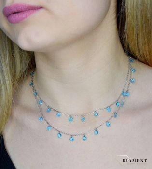 Srebrny naszyjnik niebieskie kryształy Swarovskiego DIA-NSZ-APARTI91-925. Srebrny naszyjnik z niebieskimi kryształkami, efektowny naszyjnik wykonany z najwyższej jakości srebra to elegancki dodatek (4).JPG
