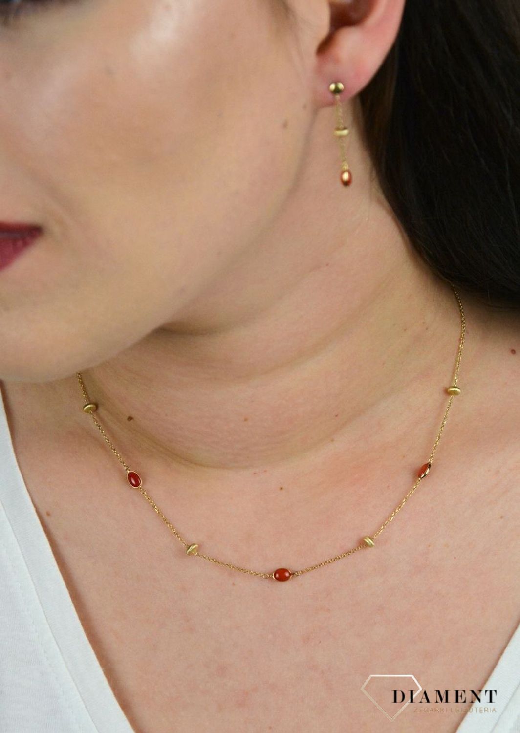 Złoty naszyjnik delikatny z koralem i złotymi kuleczkami DIA-NSZ-BF2046A-585.jpg