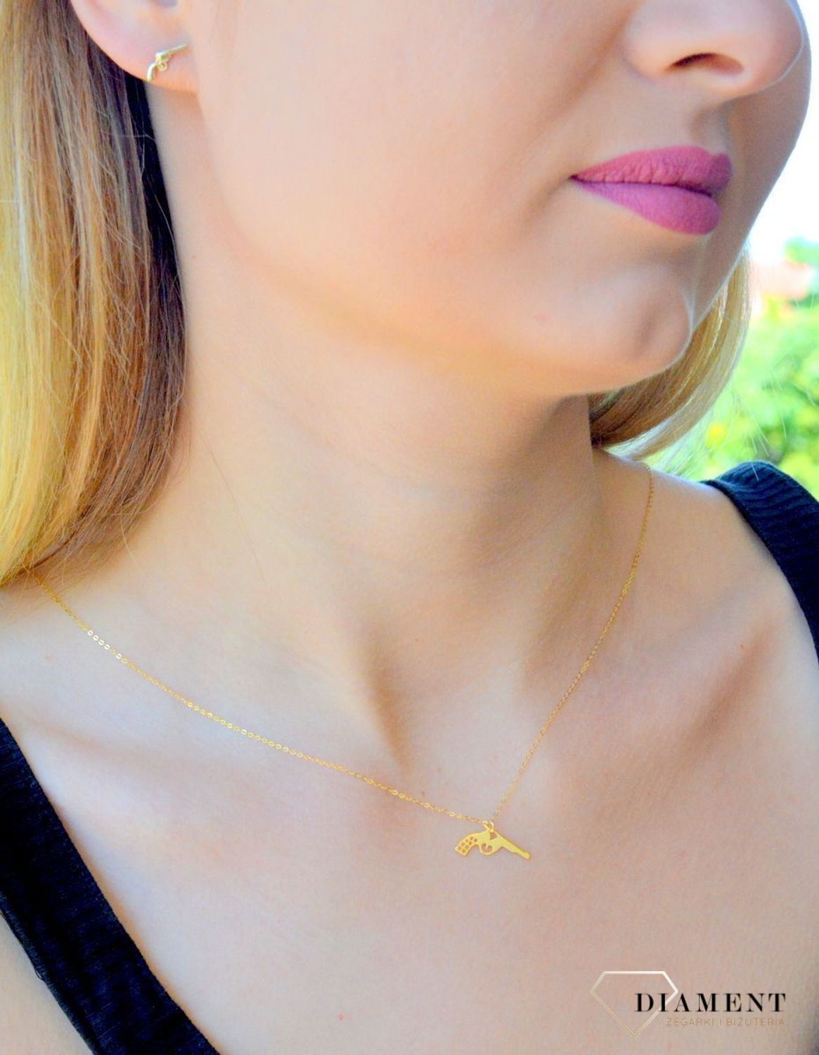 Złoty naszyjnik celebrytka damska PISTOLET 333 DIA-NSZ-CEL195NG8K. Prezent na przysięgę wojskową dla dziewczyny. Prezent dla wojskowej. Modna celebrytka. Motyw broni..jpg