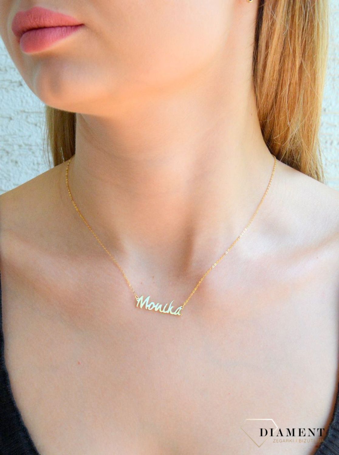 Złoty naszyjnik damski celebrytka z imieniem Monika 333. Naszyjnik damski z imieniem. Złoty naszyjnik damski z imieniem Monika. Złota celebrytka Monika. Naszyjnik damski złota celebrytka Monika na prezent (2).jpg