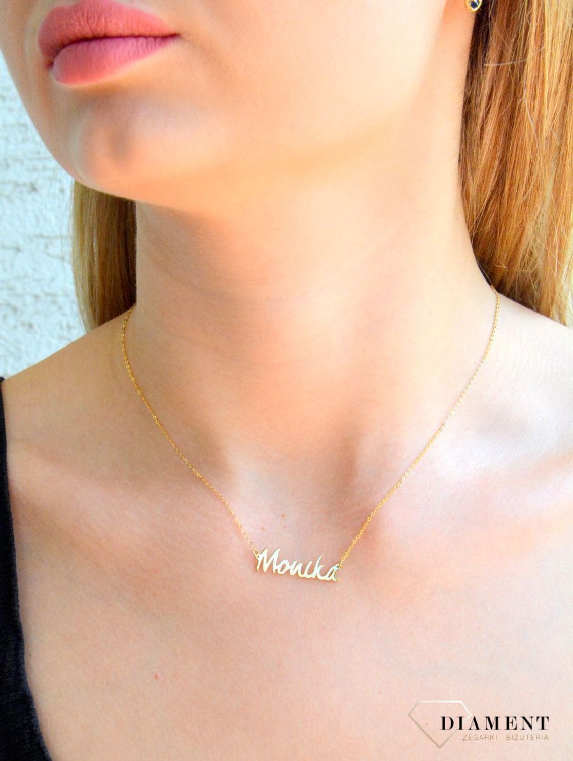 Złoty naszyjnik damski celebrytka z imieniem Monika 333. Naszyjnik damski z imieniem. Złoty naszyjnik damski z imieniem Monika. Złota celebrytka Monika. Naszyjnik damski złota celebrytka Monika na prezent (2).jpg