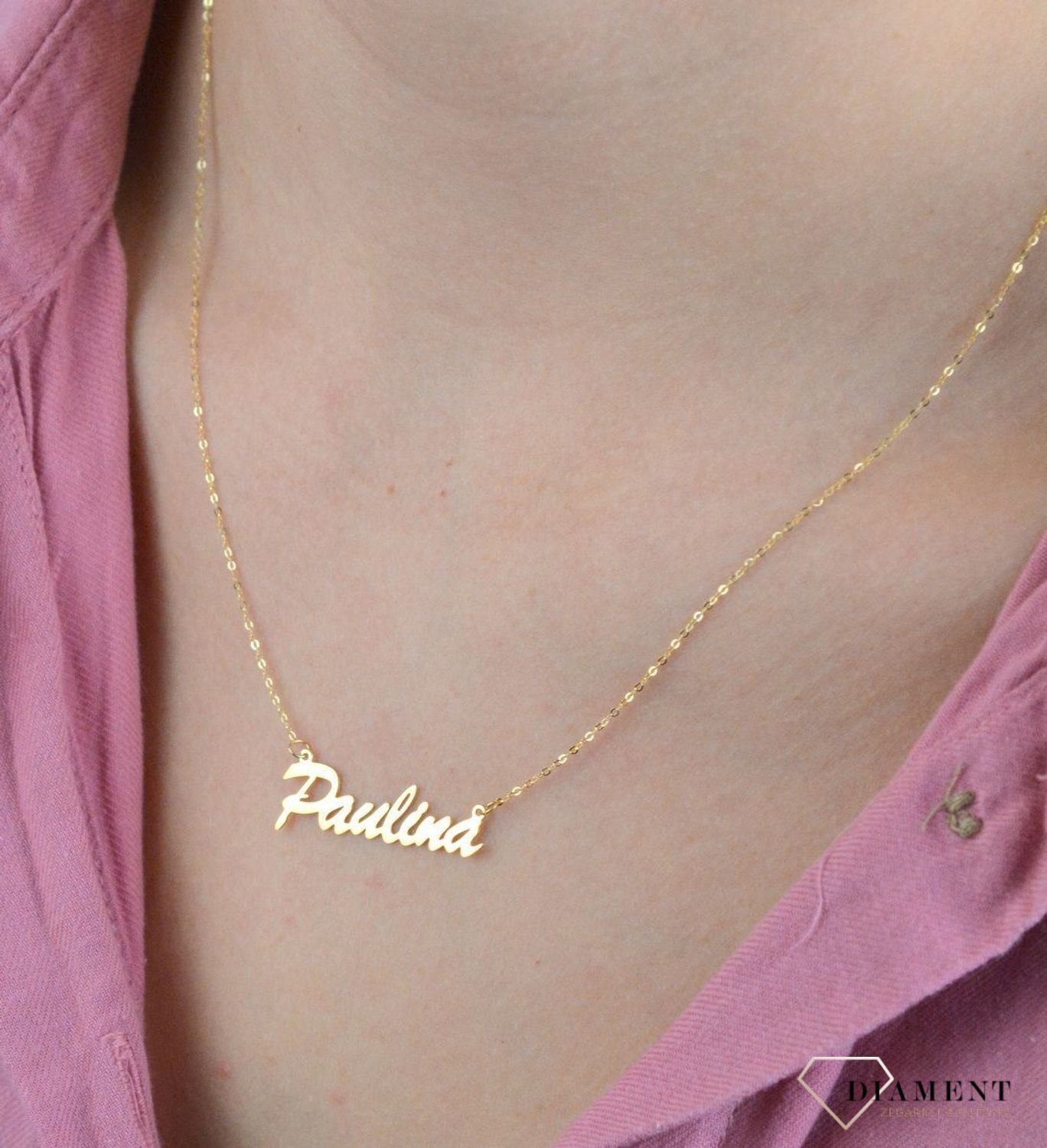 Złota celebrytka 333 z imieniem PAULINA DIA-NSZ-CEL259NG8KPAULI.  Subtelny i nowoczesny naszyjnik wykonany z najwyższej jakości złota próby 333. Piękny naszyjnik ze złota z imieniem PAULINA.  Naszyjnik jest wykonany w formie.jpg