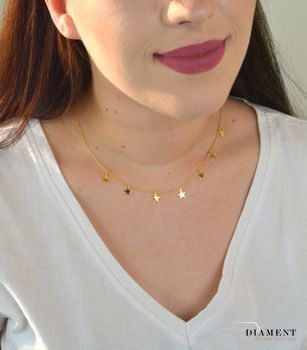 Srebrny naszyjnik pozłacany choker gwiazdki DIA-NSZ-CHOKER15-925. Prezentowany srebrny naszyjnik to doskonała propozycja dla kobiet, które cenią sobie uniwersalne i oryginalne dodatki (2).JPG