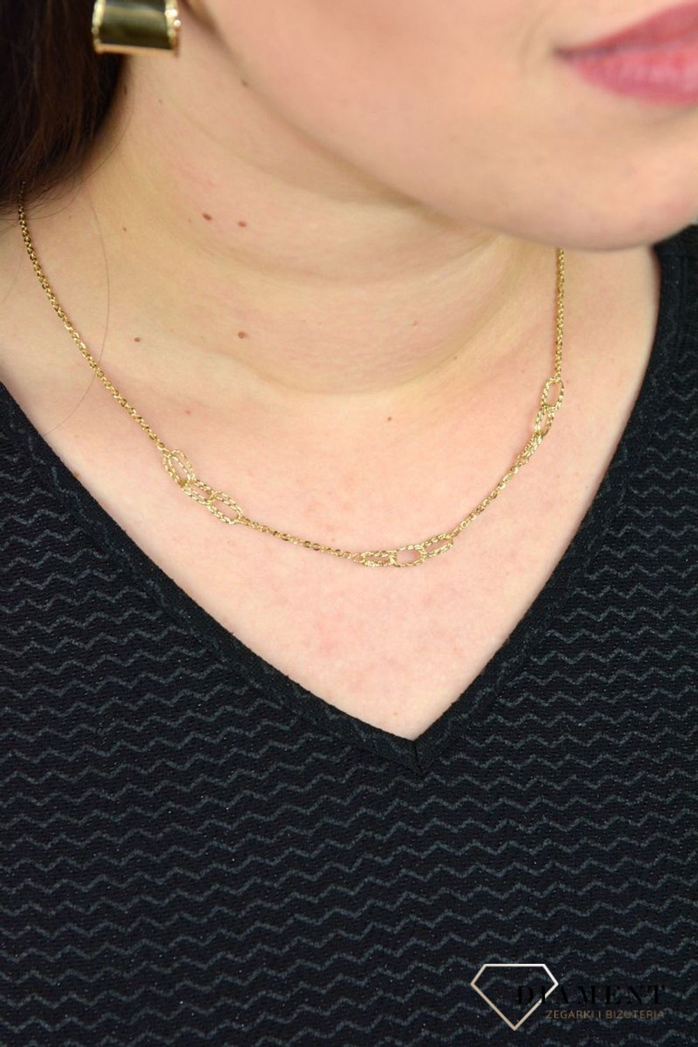 Złoty naszyjnik celebrytka z grawerowanymi ogniwami DIA-NSZ-COE252--585.jpg