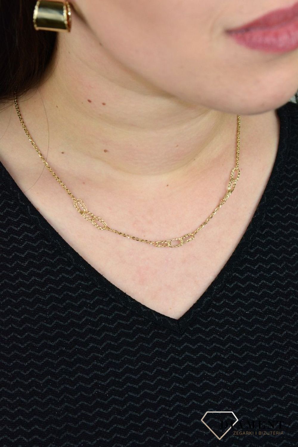 Złoty naszyjnik celebrytka z grawerowanymi ogniwami DIA-NSZ-COE252--585.jpg