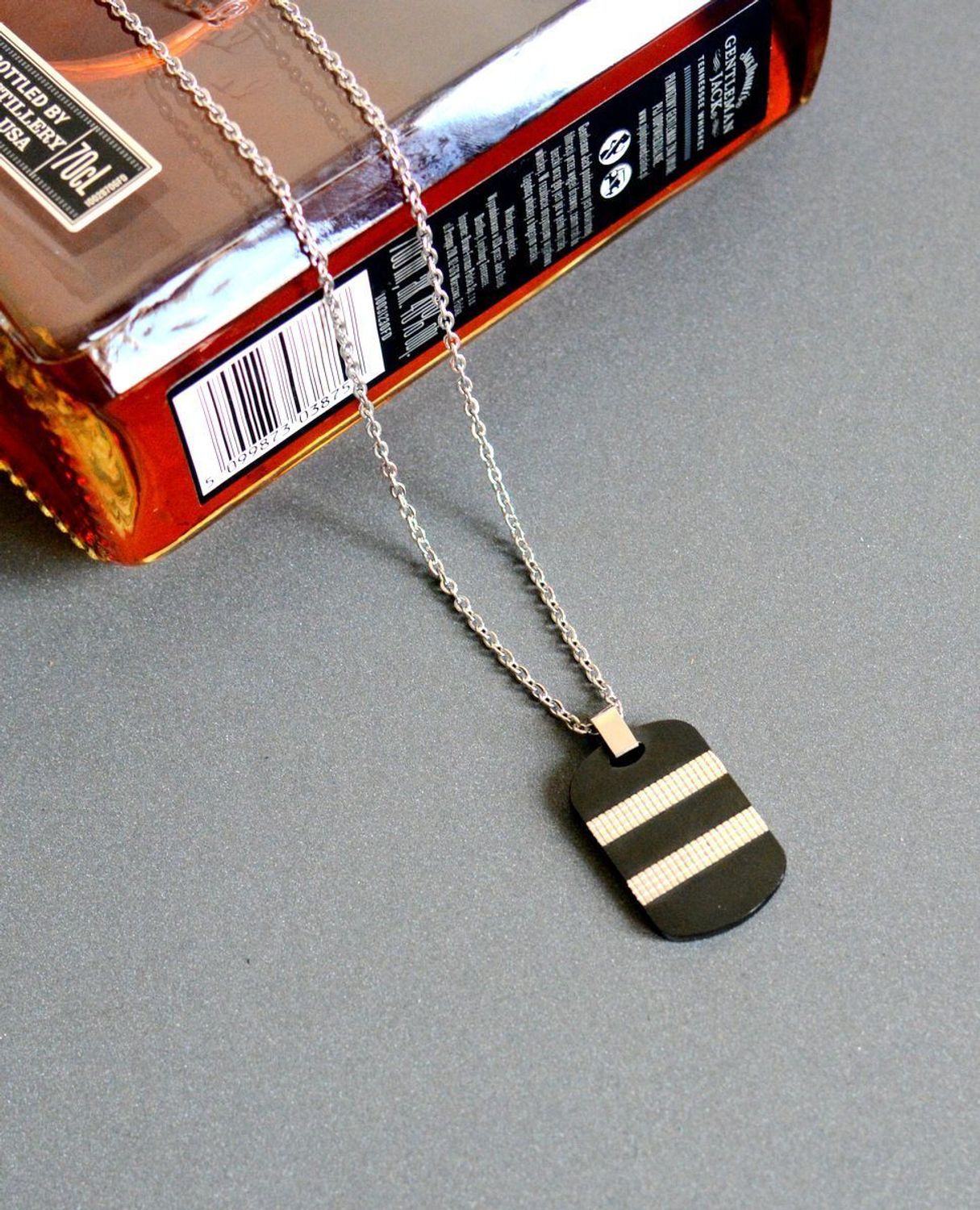 Naszyjnik męski nieśmiertelnik z możliwością graweru, biżuteria męska wykonany ze stali. Naszyjnik to wyjątkowy gadżet dla każdego mężczyzny, który podkreśli styl każdego faceta niezależnie od wieku1.jpg