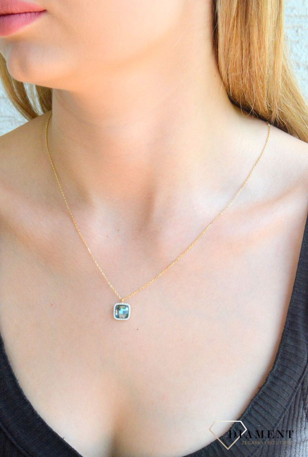 Srebrny naszyjnik celebrytka damska 925 pozłacana z niebieskim kamieniem DIA-NSZ-CYRKONIE-46-925. Srebrny naszyjnik damski. Naszyjnik srebrny celebrytka. Srebrna celebrytka damska z zawieszkami. Srebrny naszyjnik celebrytka damska na.jpg