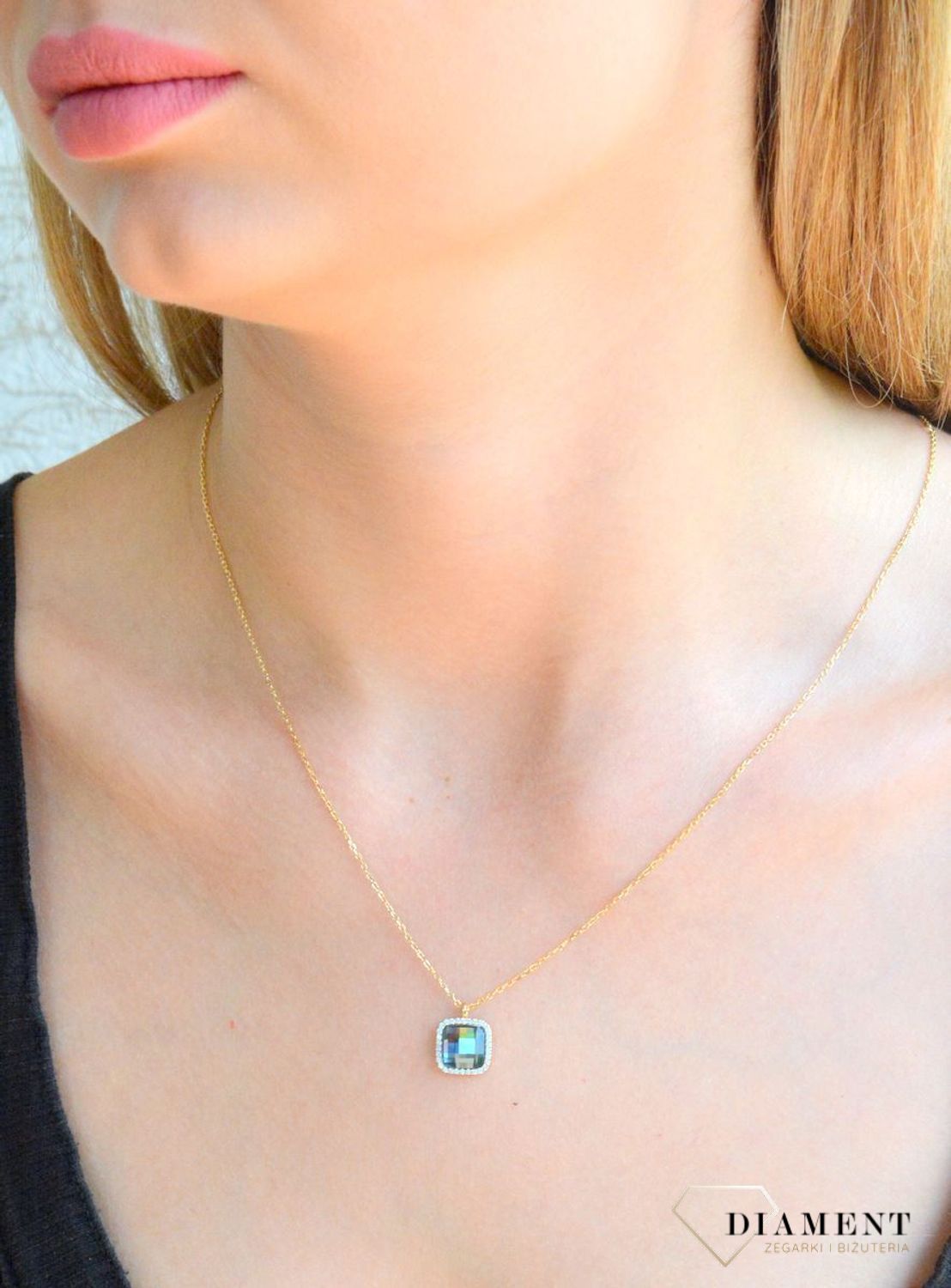 Srebrny naszyjnik celebrytka damska 925 pozłacana z niebieskim kamieniem DIA-NSZ-CYRKONIE-46-925. Srebrny naszyjnik damski. Naszyjnik srebrny celebrytka. Srebrna celebrytka damska z zawieszkami. Srebrny naszyjnik celebrytka damska na.jpg