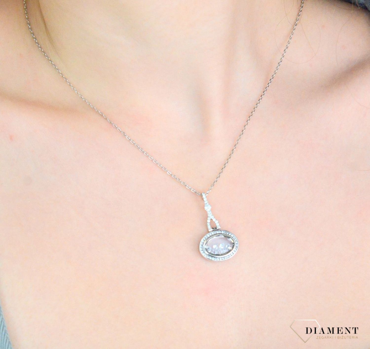 Srebrny naszyjnik damski 925 zawieszka z cyrkoniami DIA-NSZ-CZAPARD-925. Modny naszyjnik damski na prezent. Naszyjnik z zawieszką. Naszyjnik z cyrkoniami. srebrny naszyjnik dla kobiety.1.jpg