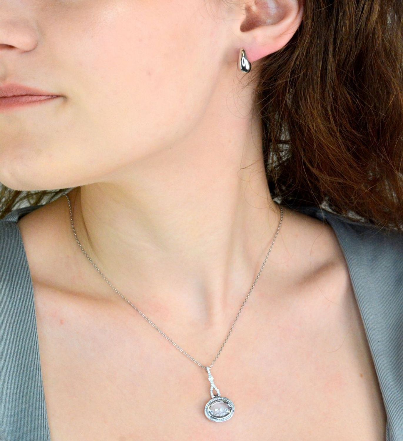 Srebrny naszyjnik damski 925 zawieszka z cyrkoniami DIA-NSZ-CZAPARD-925. Modny naszyjnik damski na prezent. Naszyjnik z zawieszką. Naszyjnik z cyrkoniami. srebrny naszyjnik dla kobiety.1.jpg