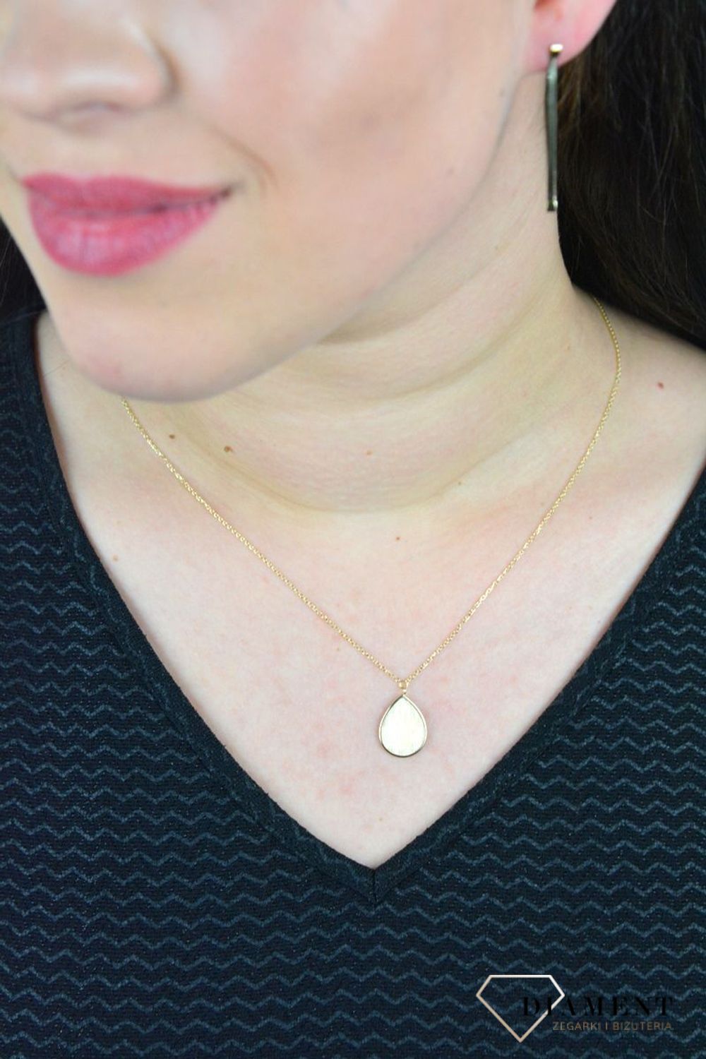 Złoty naszyjnik celebrytka z zawieszką łezka o matowej powierzchni DIA-NSZ-E059--585.jpg