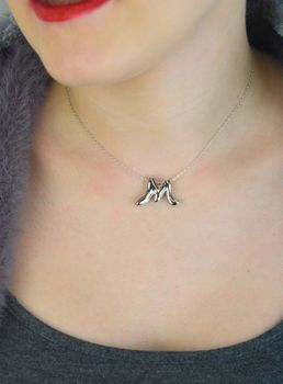 Srebrny naszyjnik z literką M – model z rodowanego srebra próby 925, zawieszka 19x25 mm, łańcuszek 42 cm + 3 cm. Osobisty dodatek z klasą (3).JPG