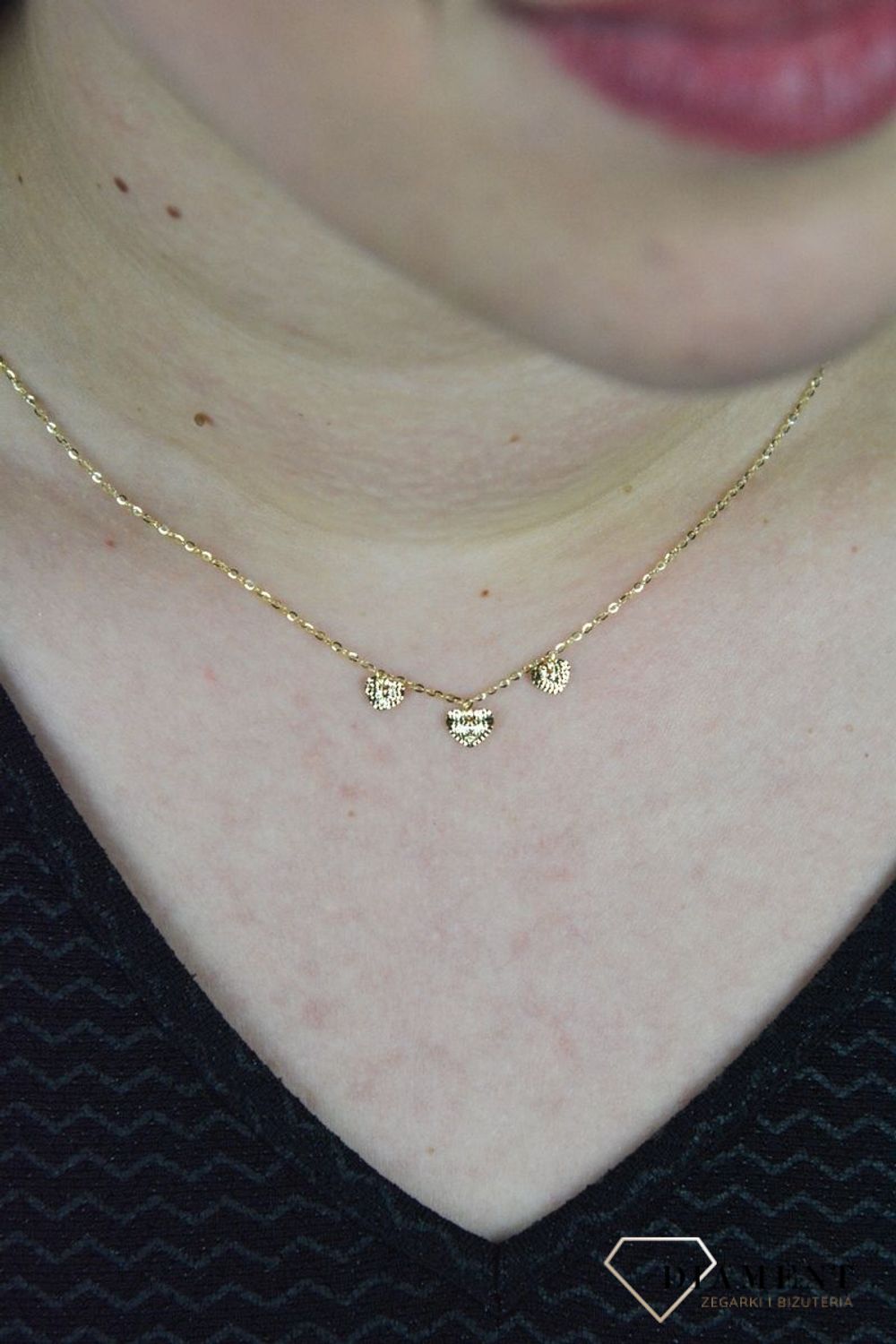 Złoty naszyjnik celebrytka trzy wiszące grawerowane serduszka DIA-NSZ-ENT40-585.jpg