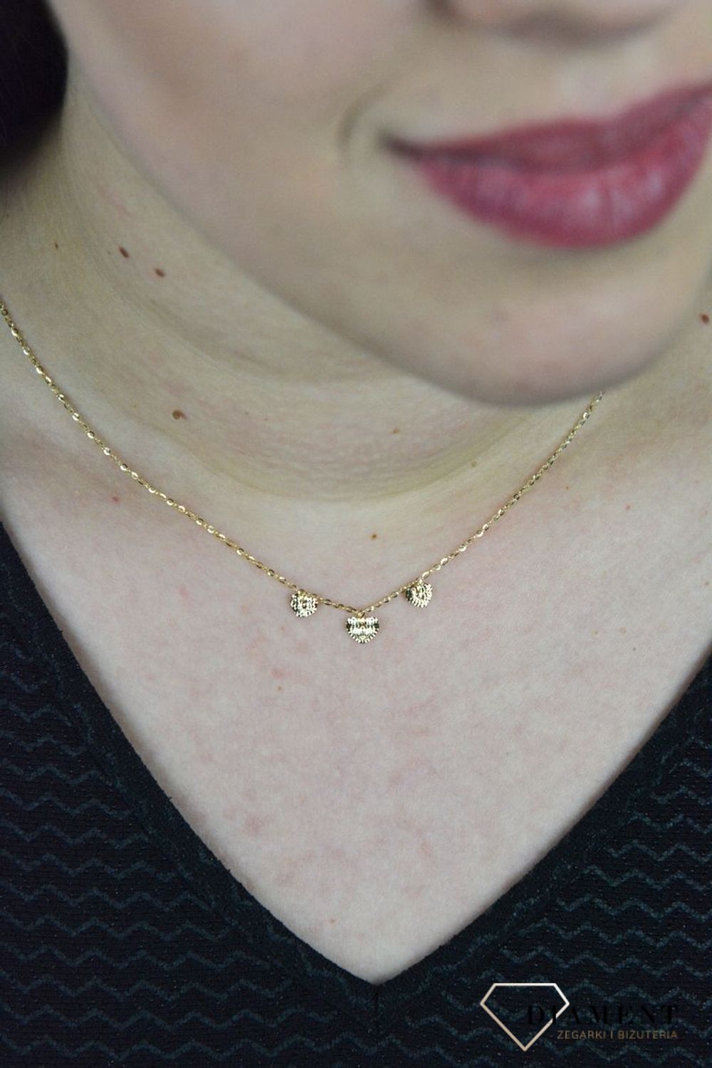 Złoty naszyjnik celebrytka trzy wiszące grawerowane serduszka DIA-NSZ-ENT40-585.jpg