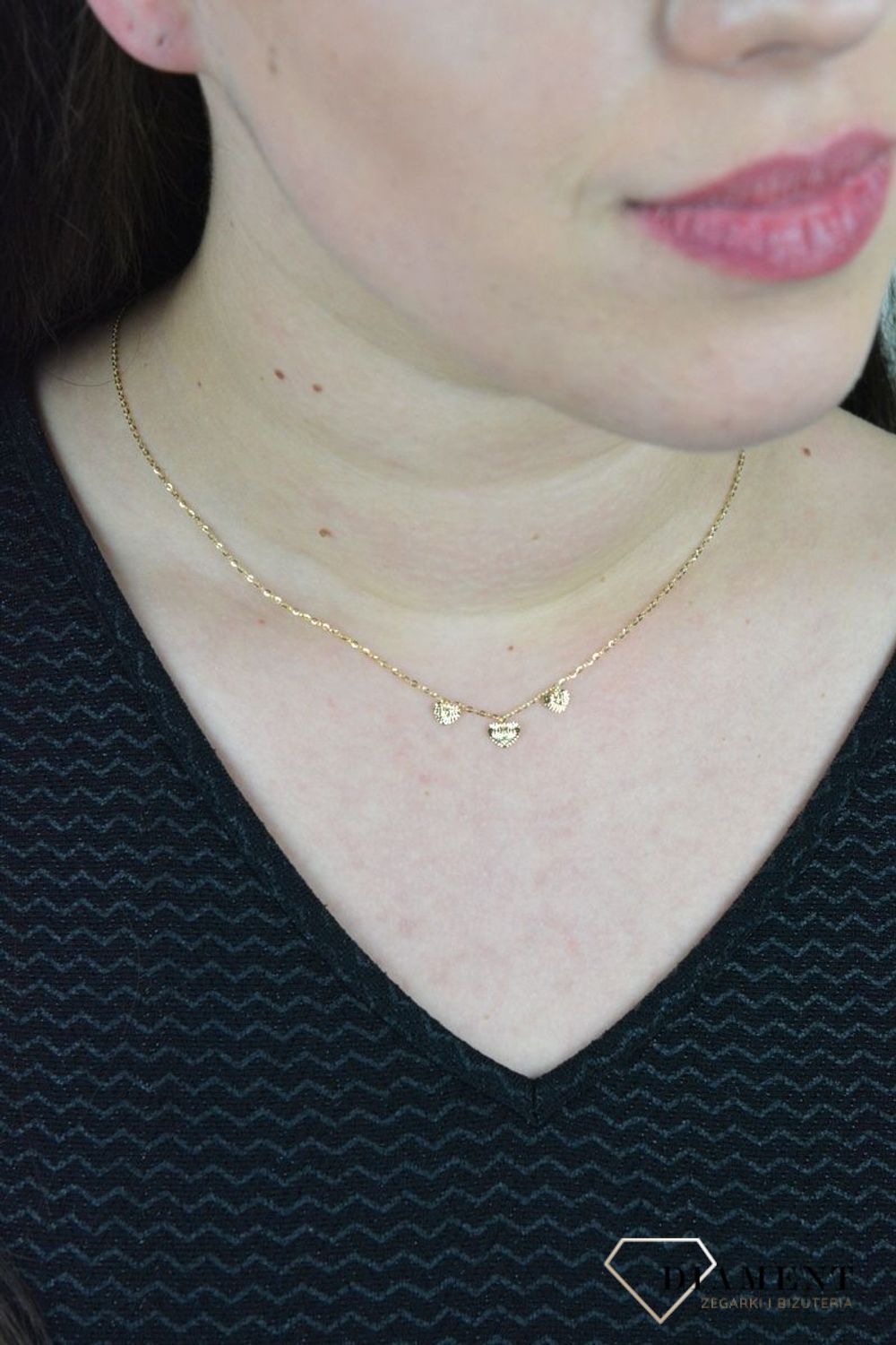 Złoty naszyjnik celebrytka trzy wiszące grawerowane serduszka DIA-NSZ-ENT40-585.jpg