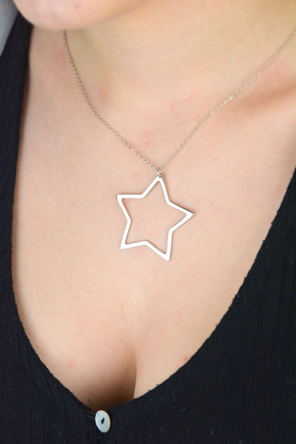 Srebrny naszyjnik z pustą gwiazdą 925 – elegancka biżuteria damska z regulacją.jpg
