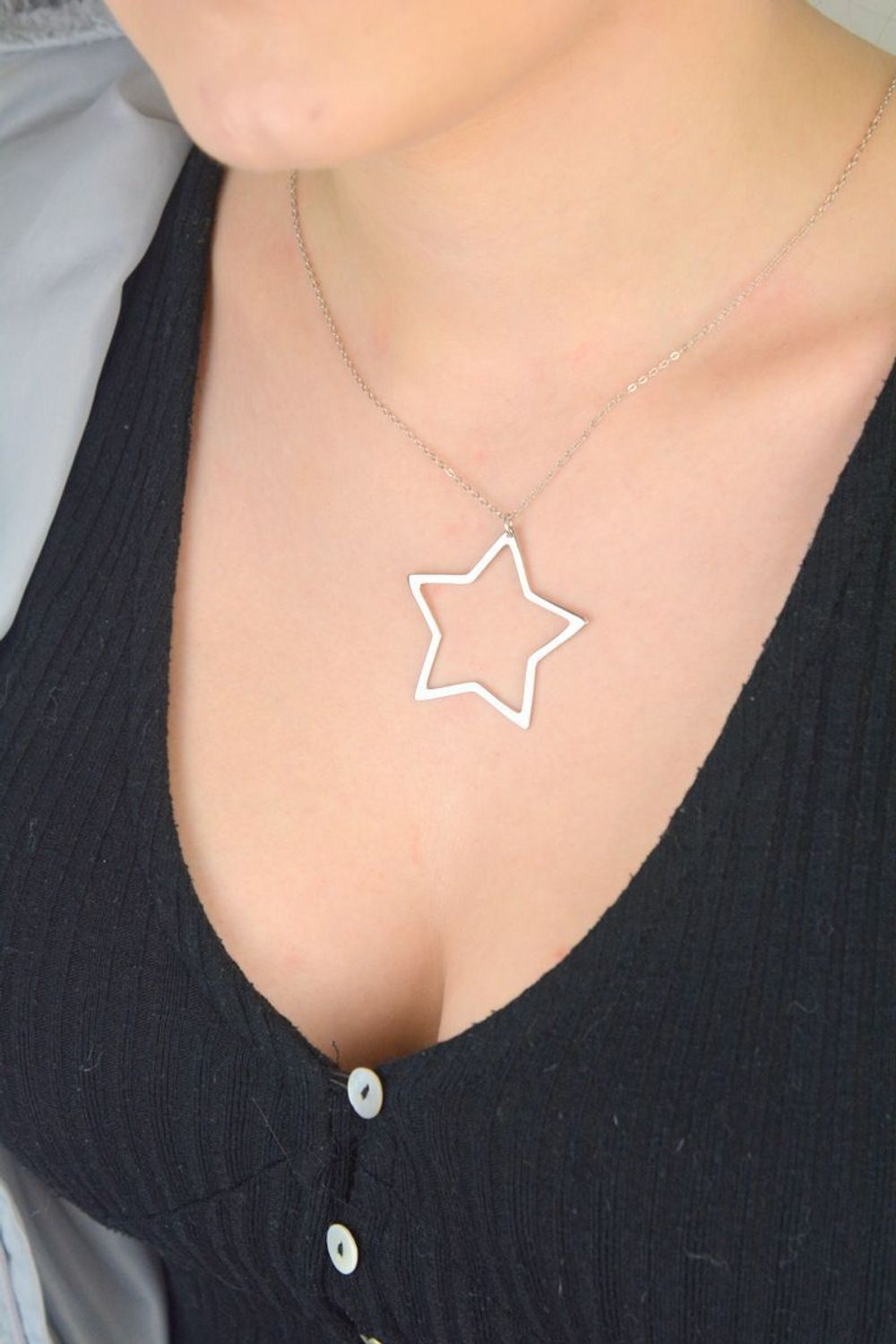 Srebrny naszyjnik z pustą gwiazdą 925 – elegancka biżuteria damska z regulacją.jpg