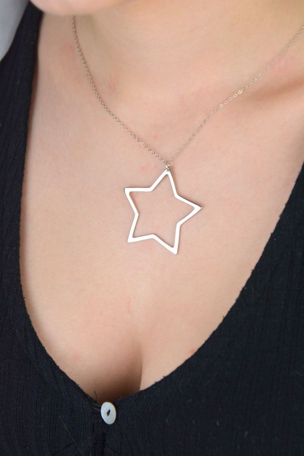 Srebrny naszyjnik z pustą gwiazdą 925 – elegancka biżuteria damska z regulacją.jpg