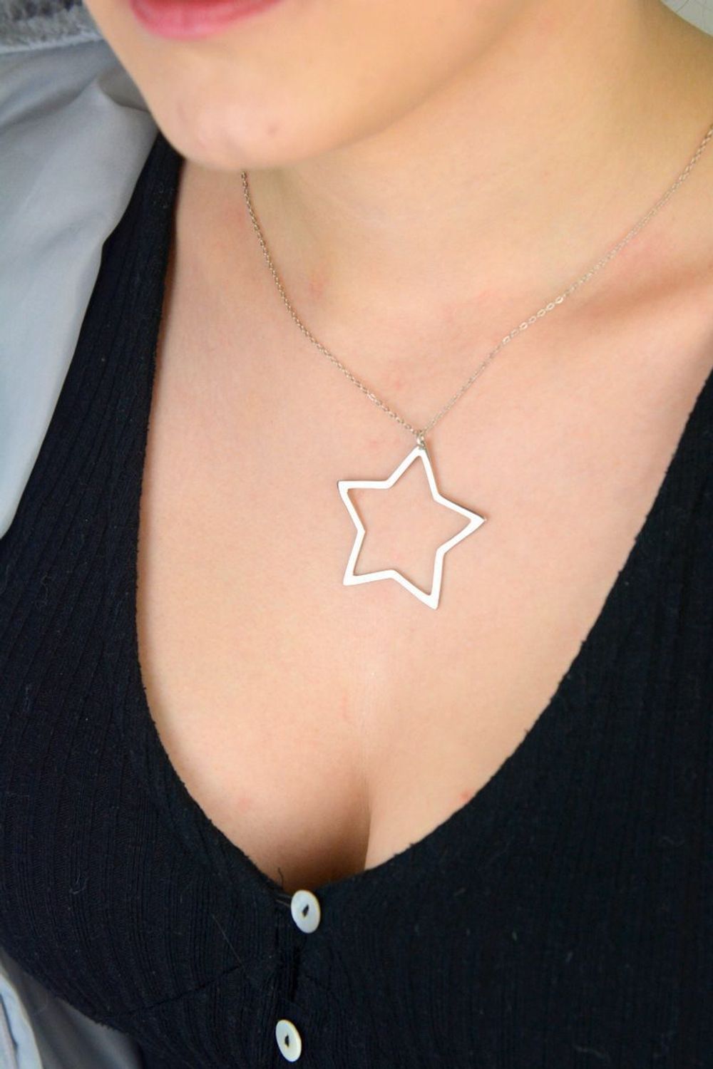 Srebrny naszyjnik z pustą gwiazdą 925 – elegancka biżuteria damska z regulacją.jpg
