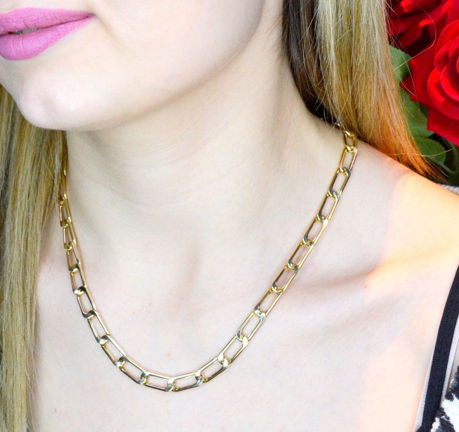 Złoty naszyjnik 585 spinaczowe ogniwa DIA-NSZ-IG030K2091-585. Naszyjnik wykonany ze złota próby 585, zapinany na karabińczyk. Jest to model bardzo prosty, ale szykowny ze względu na wykorzystanie do jego stworzenia drogo.jpg