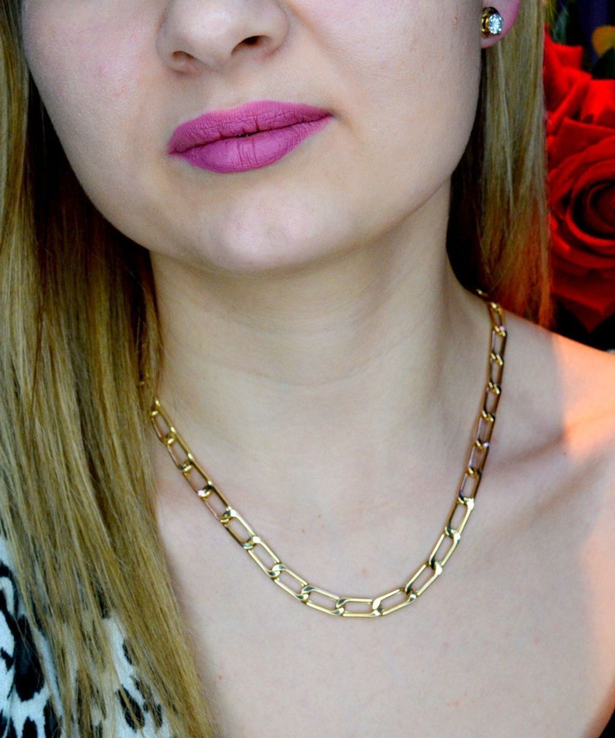 Złoty naszyjnik 585 spinaczowe ogniwa DIA-NSZ-IG030K2091-585. Naszyjnik wykonany ze złota próby 585, zapinany na karabińczyk. Jest to model bardzo prosty, ale szykowny ze względu na wykorzystanie do jego stworzenia drogo.jpg