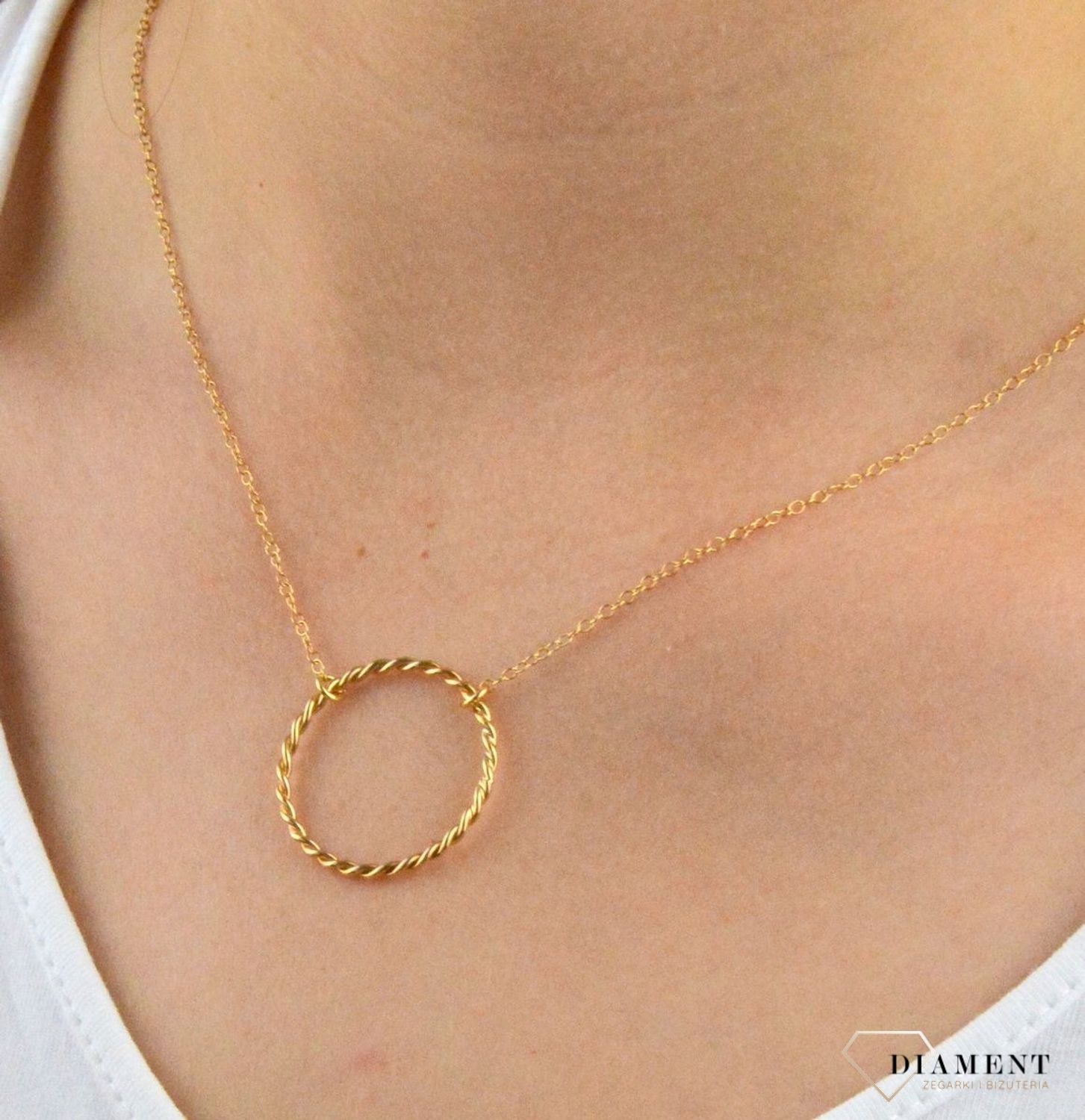 Naszyjnik srebrny pozłacany celebrytka z kółeczkiem DIA-NSZ-KOLKO17-Z-925. Naszyjnik srebrny pozłacany. Naszyjnik srebrny celebrytka. Celebrytka w kolorze złotym. Naszyjnik idealny na prezent..jpg