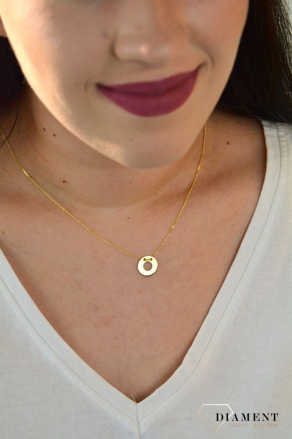 Naszyjnik celebrytka pozłacana kółko z dziurką.jpg