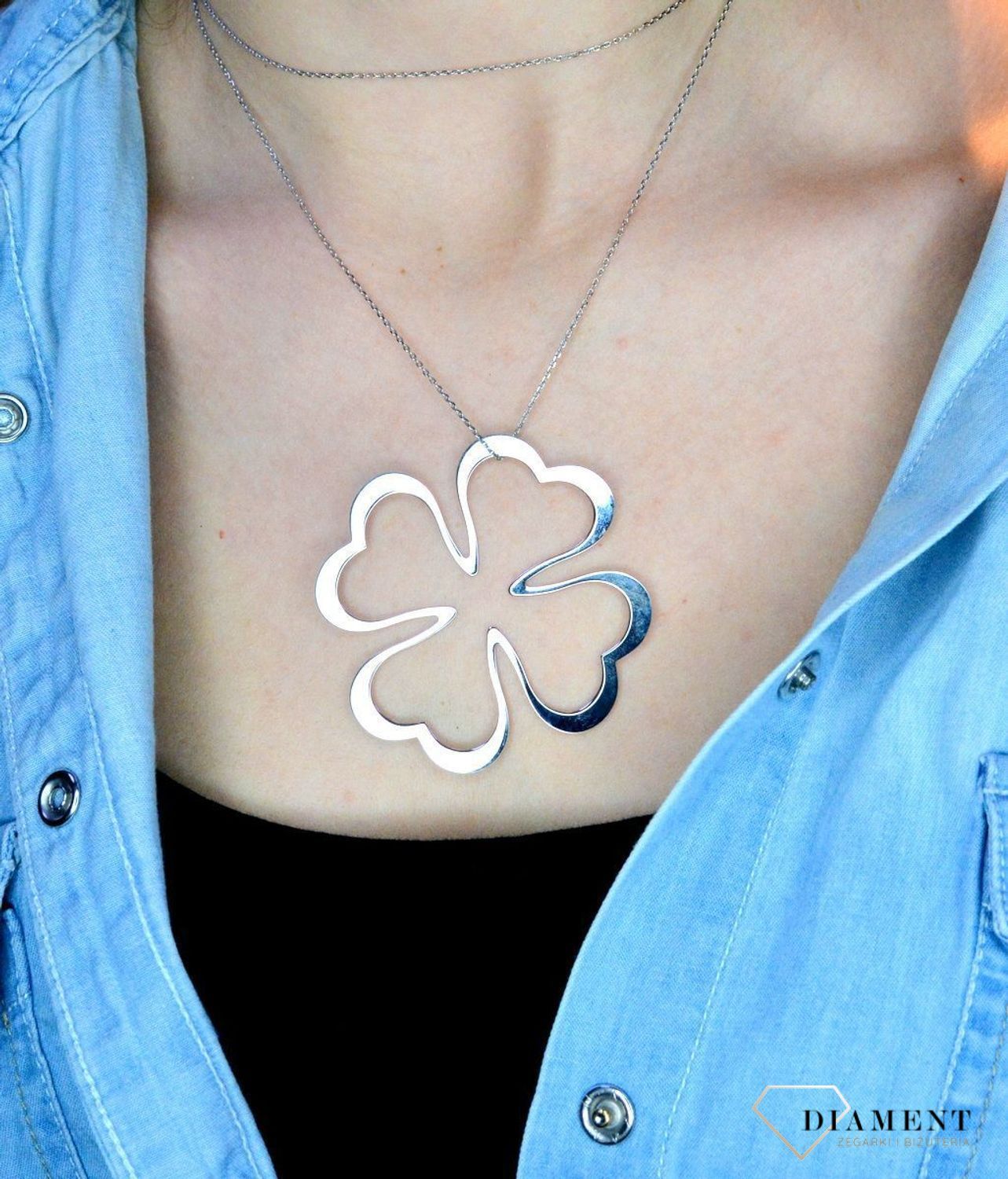 Srebrny naszyjnik 80 cm duża koniczynka DIA-NSZ-KONICZYNKA-5CM-925. Naszyjnik z dużą zawieszką w kształcie koniczynki. Czterolistna koniczyna symbolizuje szczęście. Wielkość zawieszki to 5,5cm. Naszyjnik z nowoczesną zawieszk.jpg