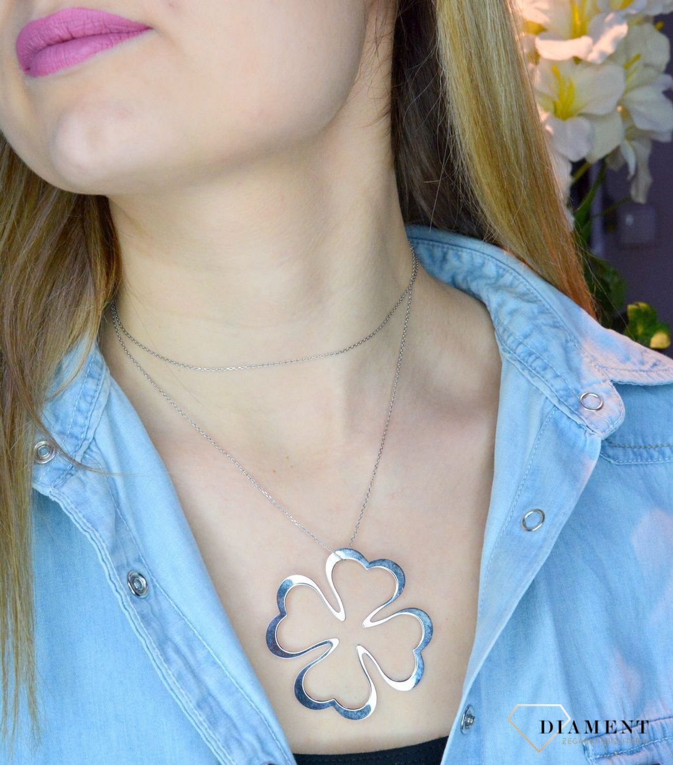 Srebrny naszyjnik 80 cm duża koniczynka DIA-NSZ-KONICZYNKA-5CM-925. Naszyjnik z dużą zawieszką w kształcie koniczynki. Czterolistna koniczyna symbolizuje szczęście. Wielkość zawieszki to 5,5cm. Naszyjnik z nowoczesną zawieszk.jpg