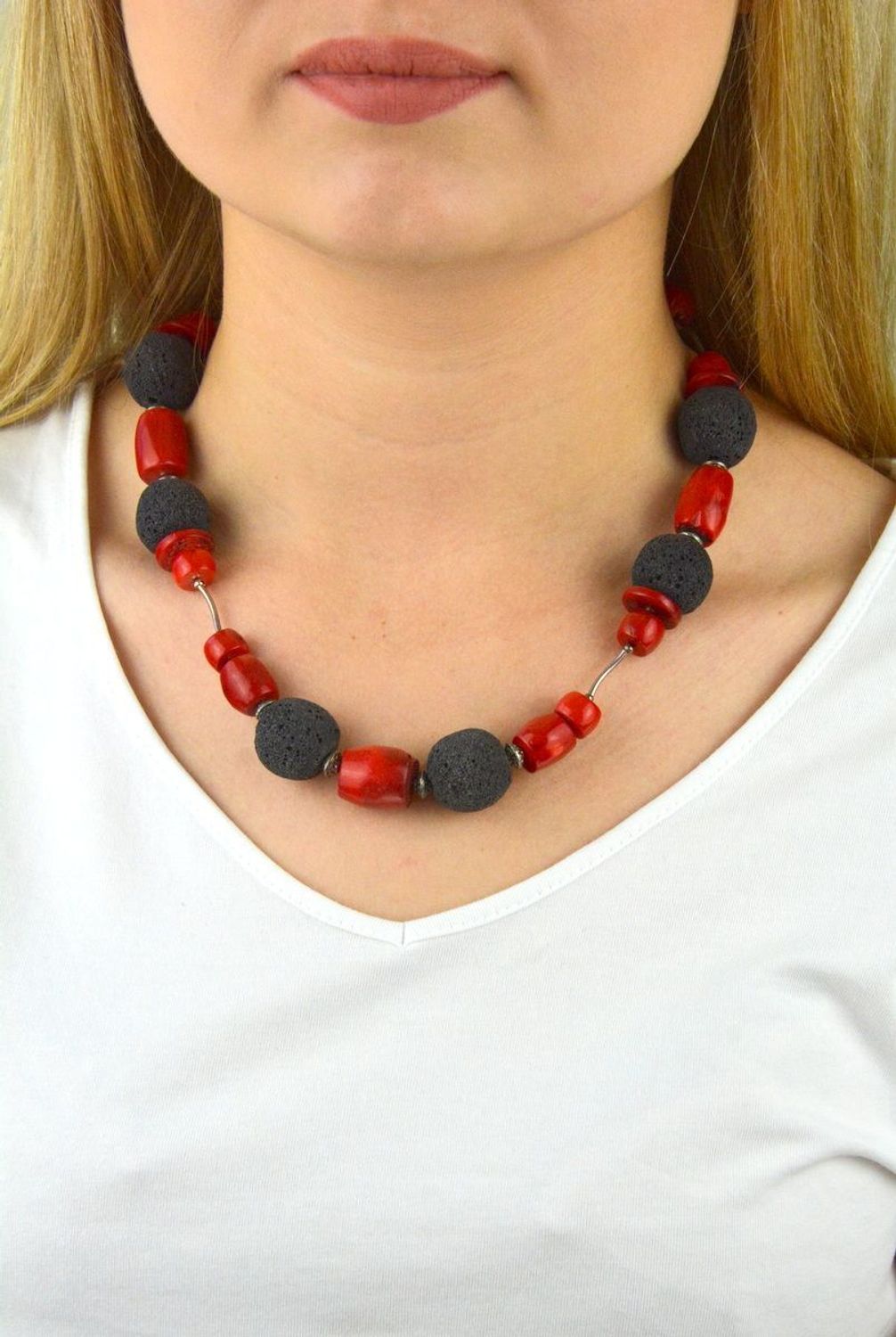 Naszyjnik damski z kamieniami naturalnymi koral, lawa DIA-NSZ-KORAL-LAWA-STAL.jpg