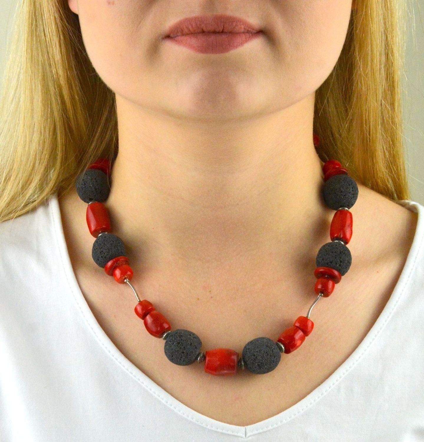 Naszyjnik damski z kamieniami naturalnymi koral, lawa DIA-NSZ-KORAL-LAWA-STAL.jpg