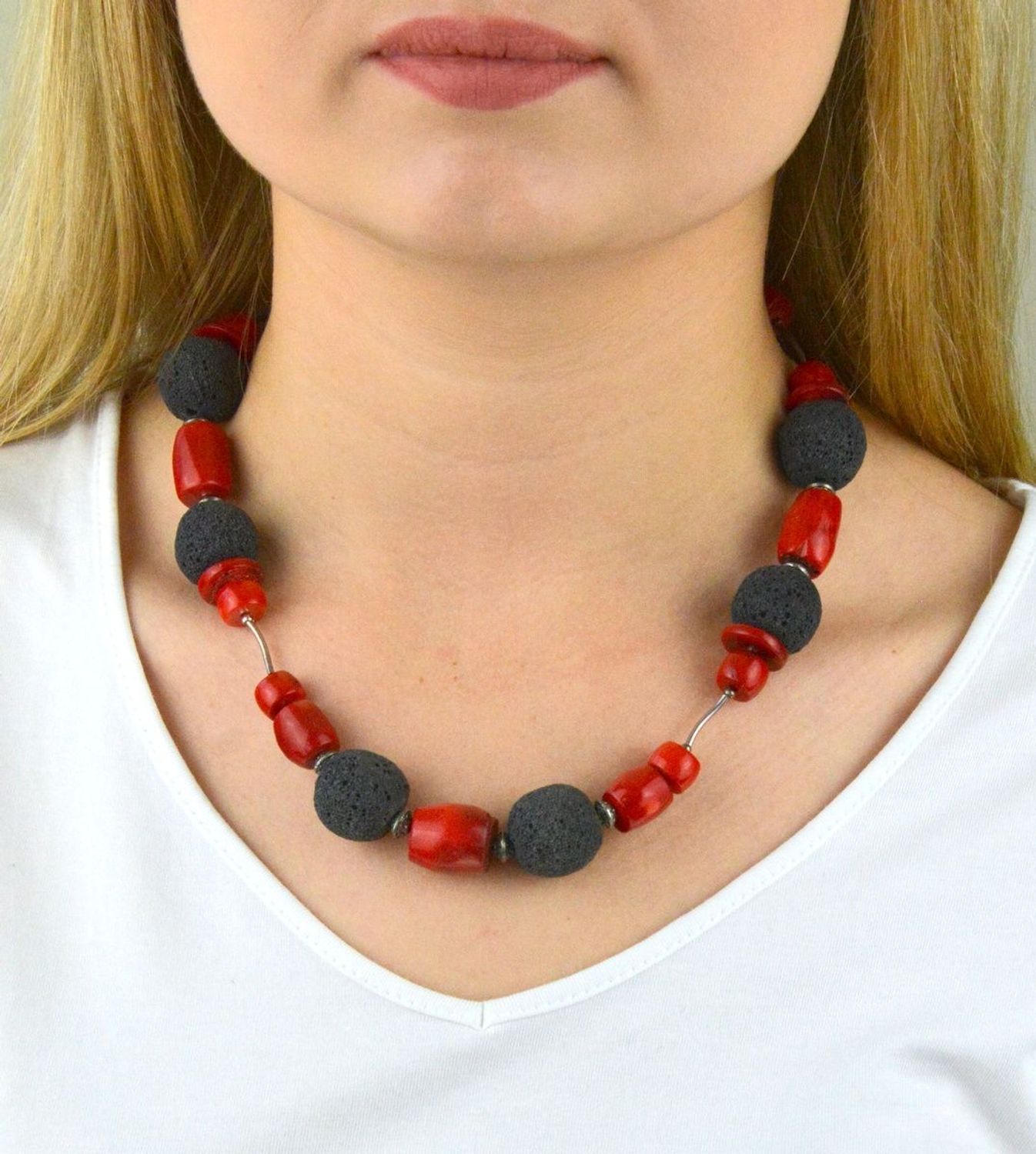 Naszyjnik damski z kamieniami naturalnymi koral, lawa DIA-NSZ-KORAL-LAWA-STAL.jpg