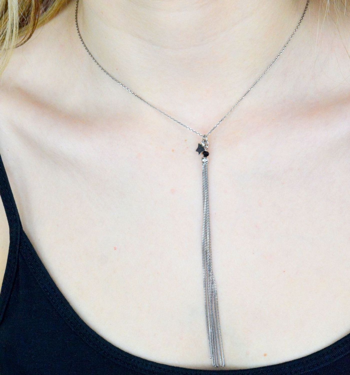 Srebrny naszyjnik damski krawatka z Gwiazdką DIA-NSZ-KRAWATKA9-925. Stylowy damski naszyjnik typu krawatka.  Taki prezent z pewnością przypadnie do gustu każdej modnej kobiecie. Naszyjnik z wiszącymi kłosami..jpg