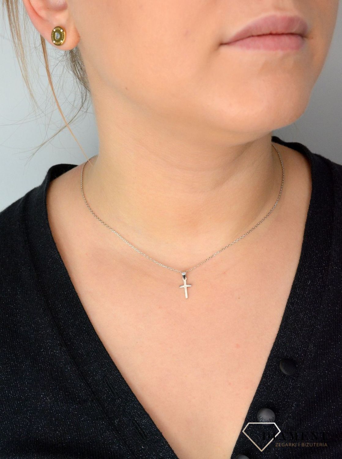 Srebrny naszyjnik celebrytka z gładkim krzyżykiem DIA-NSZ-KRZYZYK2-925.jpg