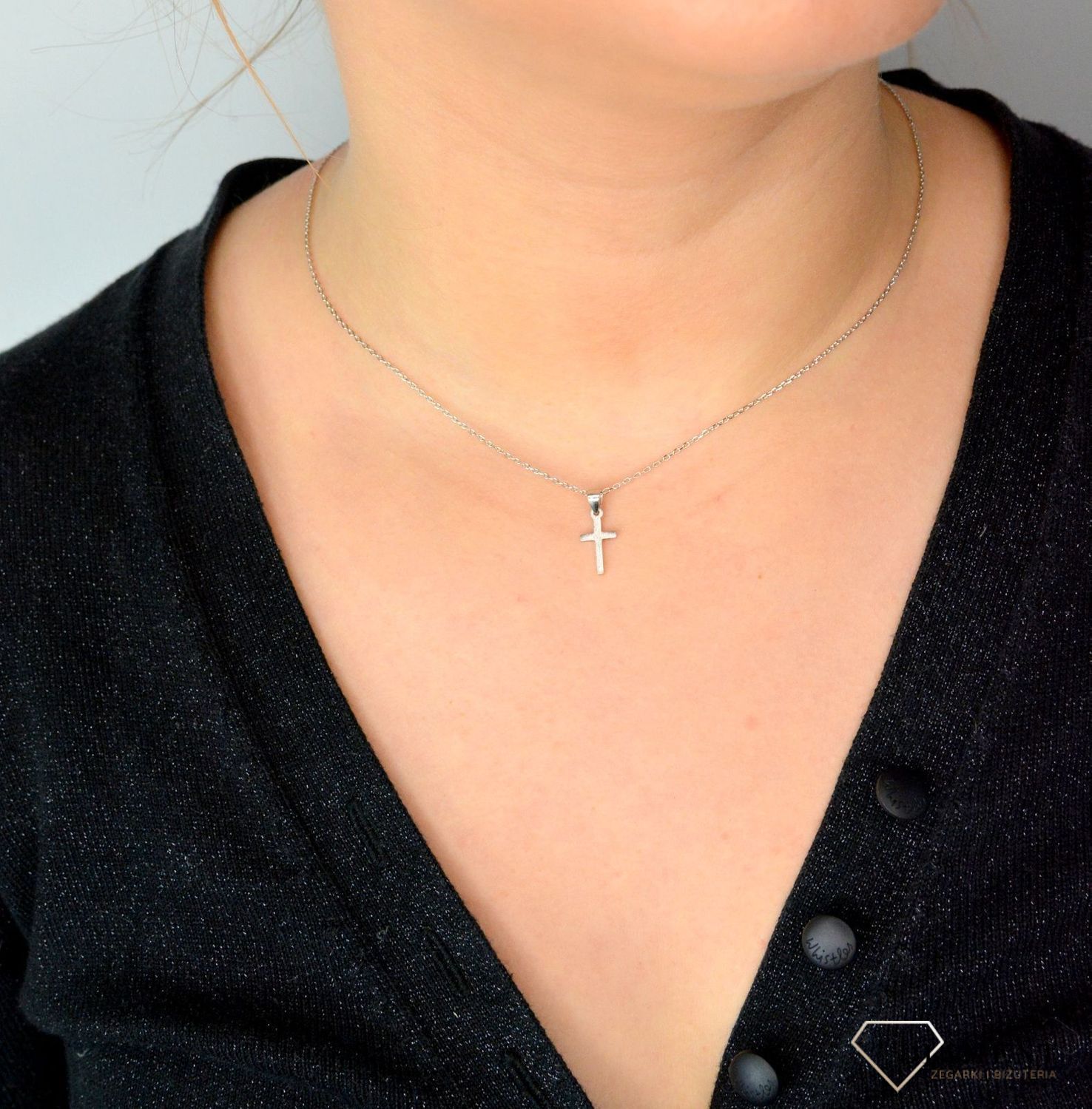 Srebrny naszyjnik celebrytka z gładkim krzyżykiem DIA-NSZ-KRZYZYK2-925.jpg