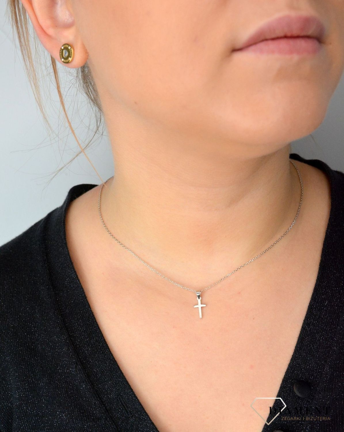Srebrny naszyjnik celebrytka z gładkim krzyżykiem DIA-NSZ-KRZYZYK2-925.jpg