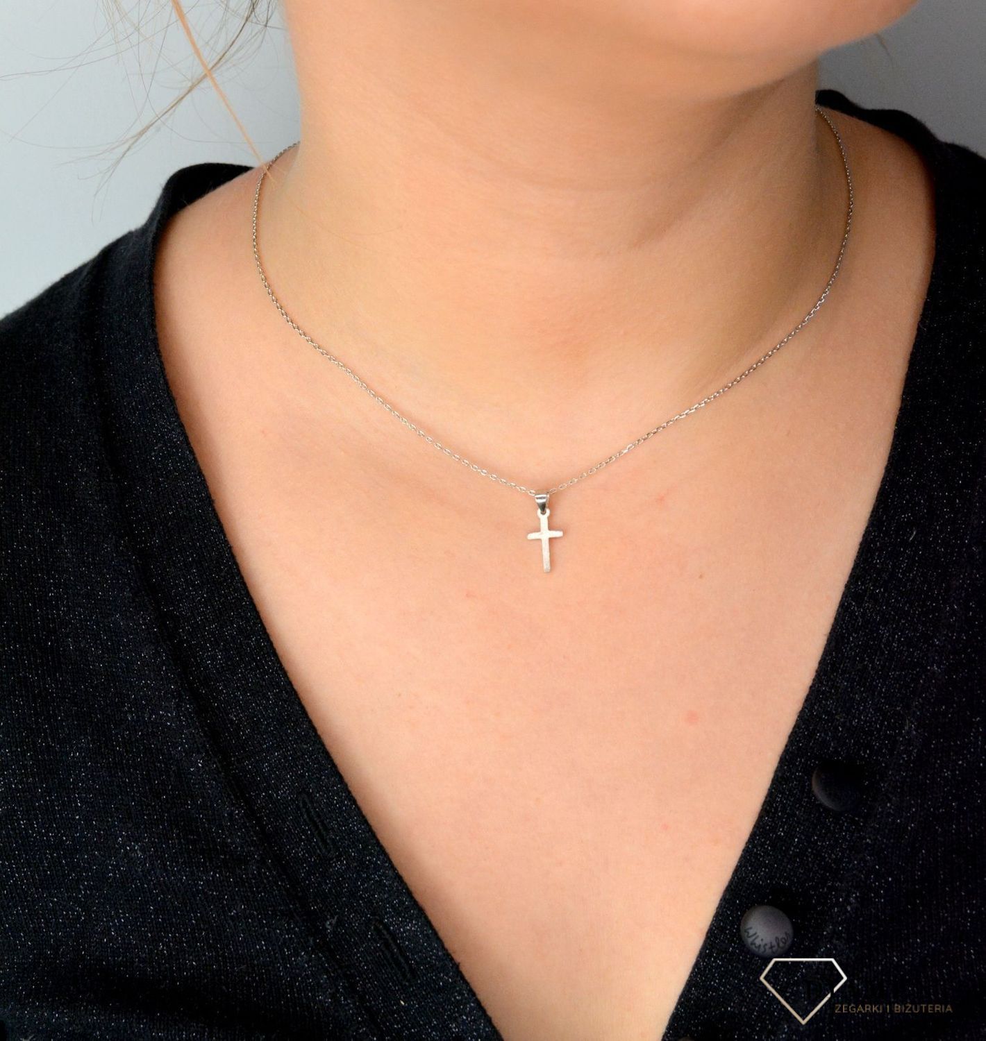 Srebrny naszyjnik celebrytka z gładkim krzyżykiem DIA-NSZ-KRZYZYK2-925.jpg