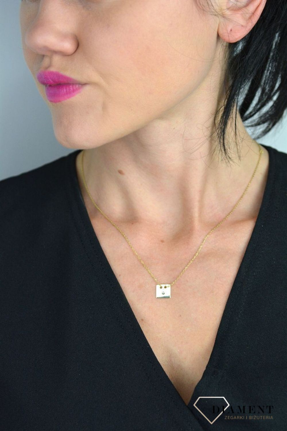 Srebrny naszyjnik celebrytka pozłacany kwadrat z cyrkonią DIA-NSZ-KWADRAT-925.jpg