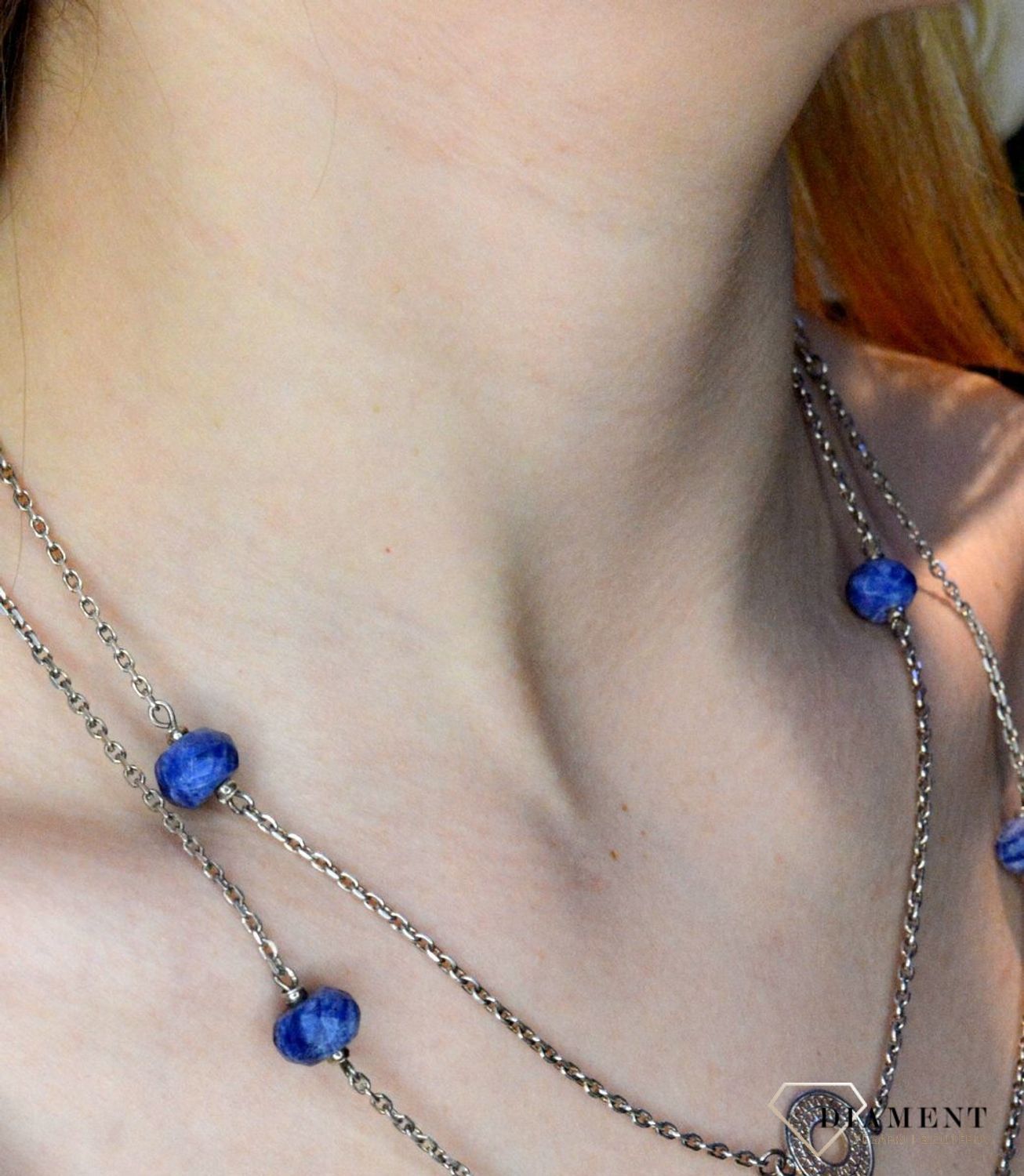 Naszyjnik z pięknym niebieskim kamieniem idealnie sprawdzi się do codziennych, letnich stylizacji. Naszyjnik wykonany z najwyższej próby srebra 925..jpg