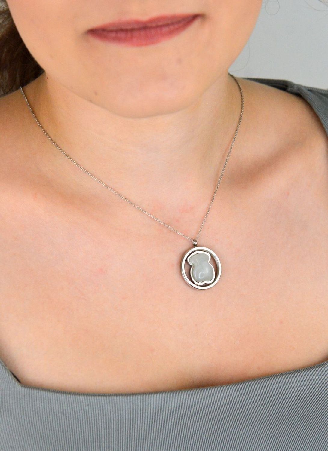 naszyjnik damski stalowy, naszyjnik z misiem, biżuteria ze stali, prezent dla kobiety, stalowy naszyjnik z zawieszką, Tuos biżuteria, naszyjnik modowy, naszyjnik perłowy, biżuteria dla niej 1.jpg