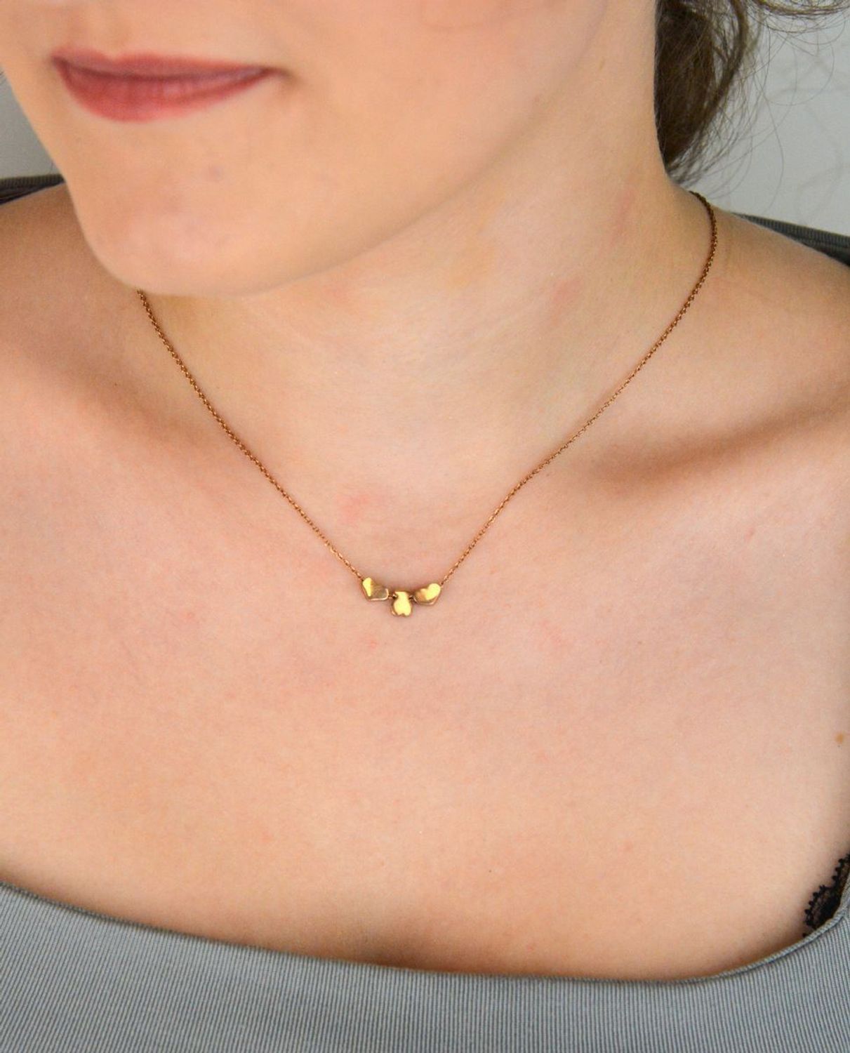 Naszyjnik damski stalowy w kolorze różowego złota Miś i serca  'Tuos' DIA-NSZ-MIŚ-RÓŻOWE-ZŁOTO-STAL. Biżuteria z misiami jak Tous. Naszyjnik celebrytka z misiem. Biżuteria stalowa.1.jpg