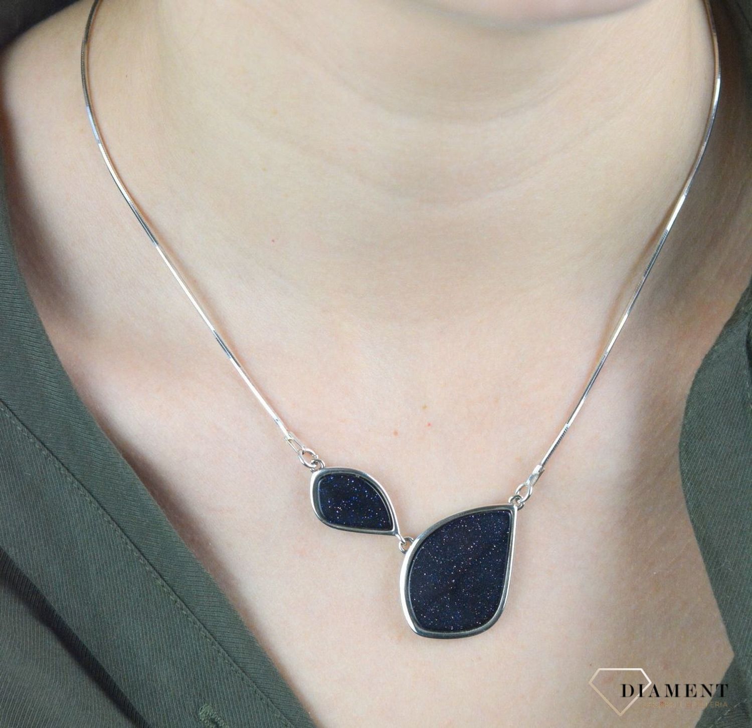 Srebrny naszyjnik z zawieszką Noc Kairu DIA-NSZ-NOC-KAIRU-925. Naszyjnik srebrny z zawieszką Noc Kairu. Na ten naszyjnik składa się zawieszka o ponadczasowym kształcie ozdobiony nocą Kairu. Idealny pomysł na prezent dla kobiety..jpg