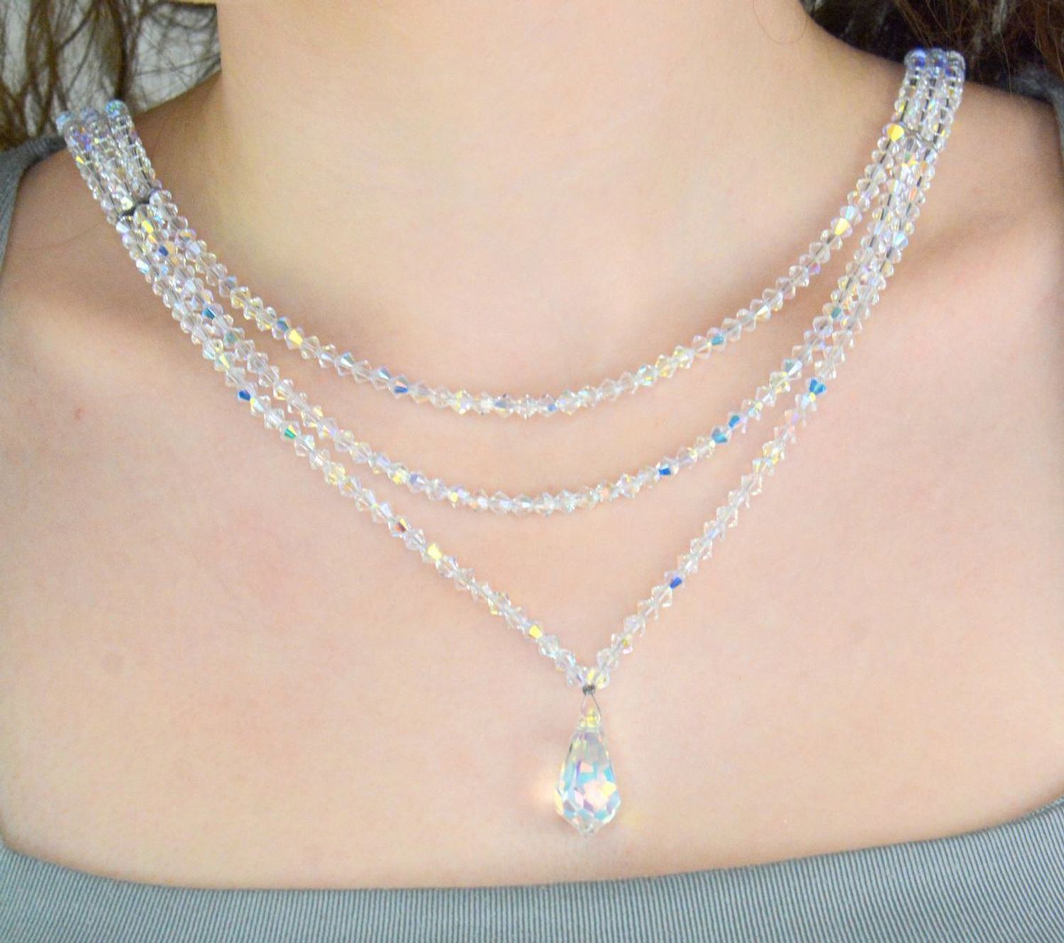 Naszyjnik Ślubny potrójna kolia z kryształami Swarovski DIA-NSZ-NR521-1-925. Naszyjnik ślubny. Biżuteria dla panny młodej. Połyskujący naszyjnik. Kolia na wesele.1.jpg