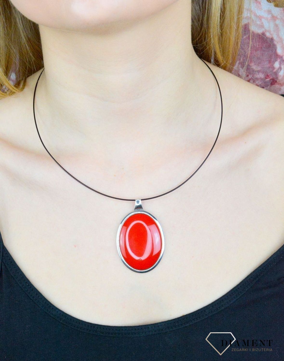 Modny naszyjnik typu choker z czarnej żyłki o długości 45 cm. Stalowe zakręcane końcówki. Idealny do letnich i festiwalowych stylizacji – sprawdź!11.jpg