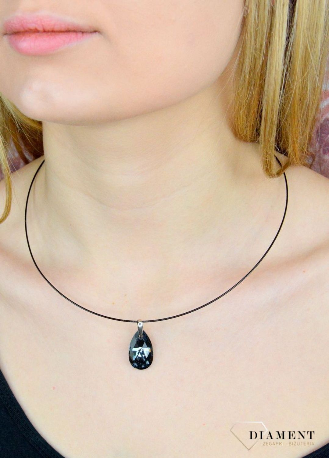 Modny naszyjnik typu choker z czarnej żyłki o długości 45 cm. Stalowe zakręcane końcówki. Idealny do letnich i festiwalowych stylizacji – sprawdź!11.jpg