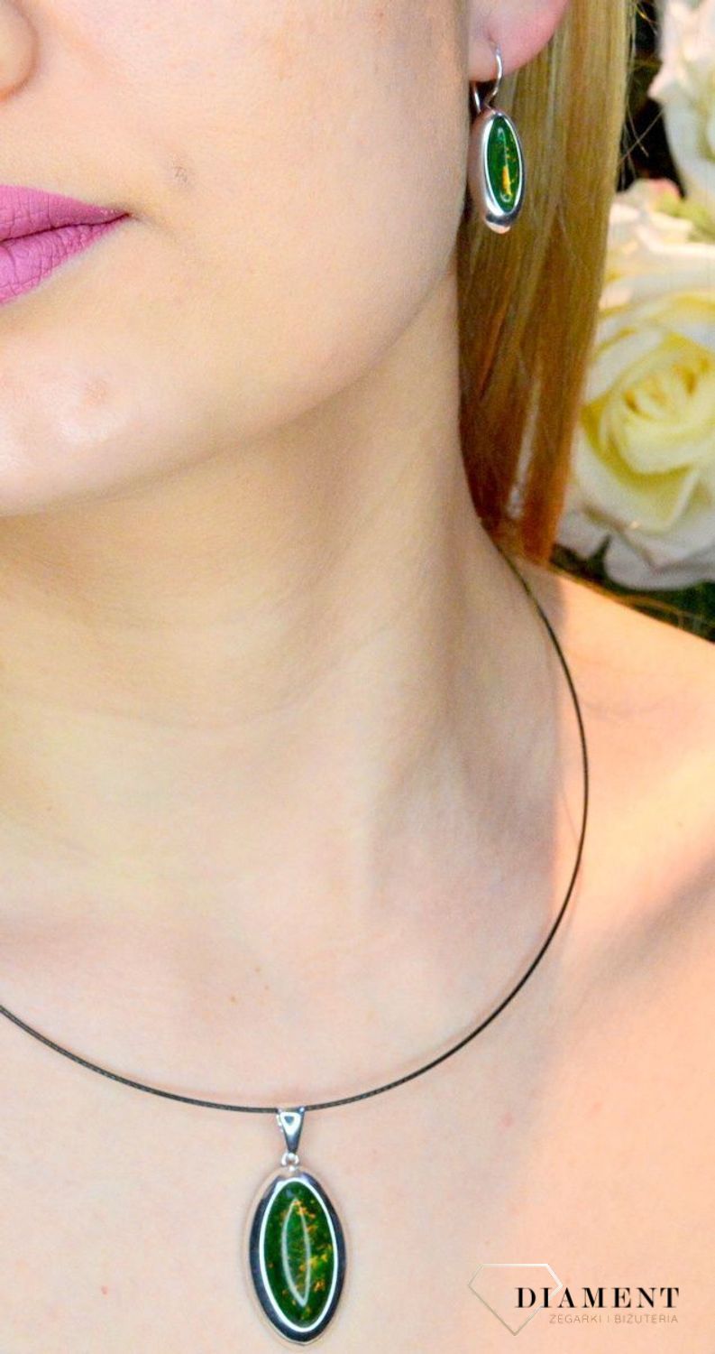 Naszyjnik sztywna żyłka czarna srebrna zawieszka DIA-NSZ-OBROŻA3-INNE. Naszyjnik sztywna żyłka czarna srebrna zawieszka. Ciekawy, oryginalny naszyjnik w kolorze czarnym.jpg